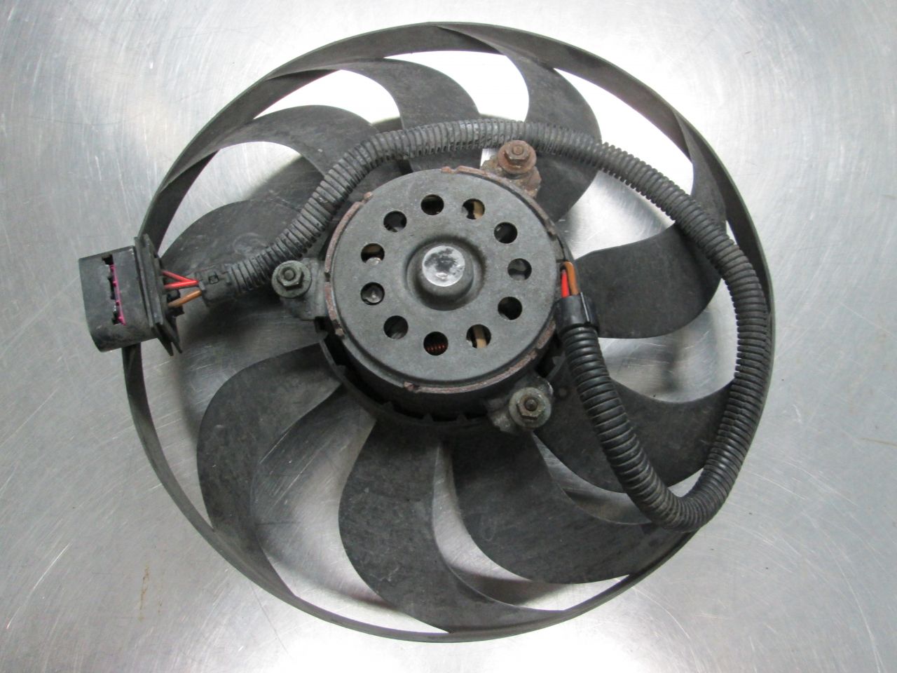 HŰTŐVENTILÁTOR MOTOR